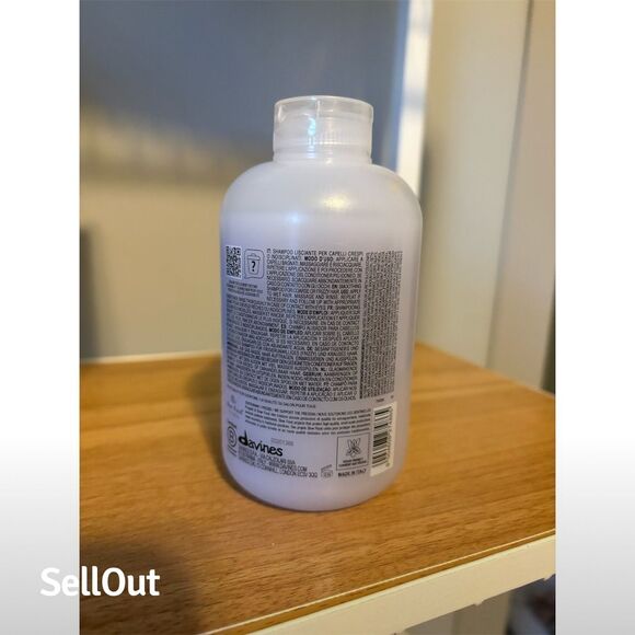 Davines Love Smoothing Shampoo 8.45 fl oz for Frizzy Coarse Hair - Picture 3 of 3